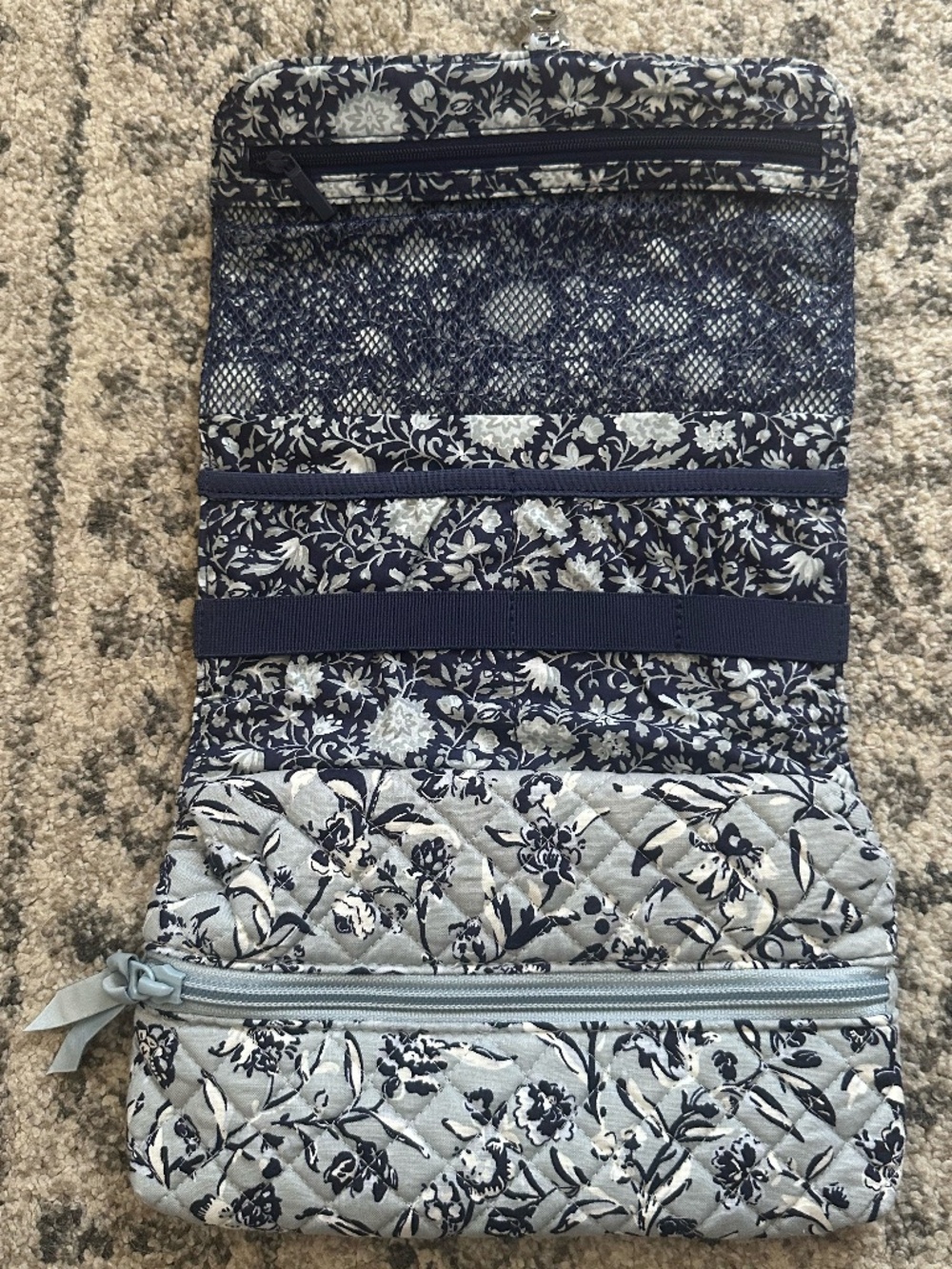 Vera Bradley Perennials Gray Roll-Up Tech Organizer - NWOT - Picture 2 of 3